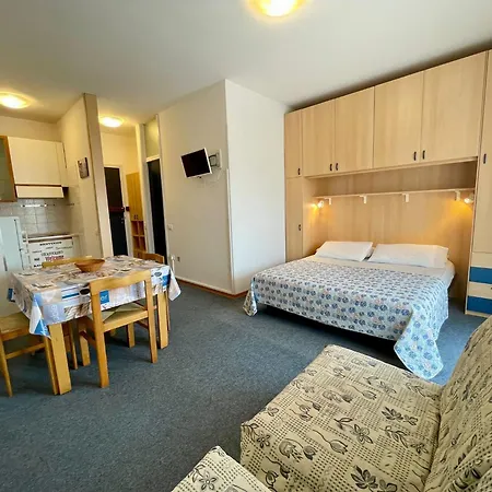 Bright With Terrace And Shared Pool-beahost Porto Santa Margherita